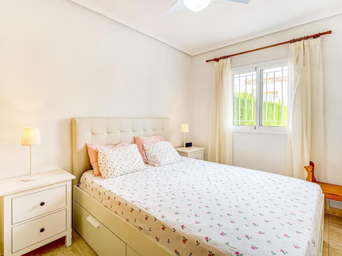 Belvilla By Oyo Lovely Bungalow With Swimming Pool Orihuela Exterior foto