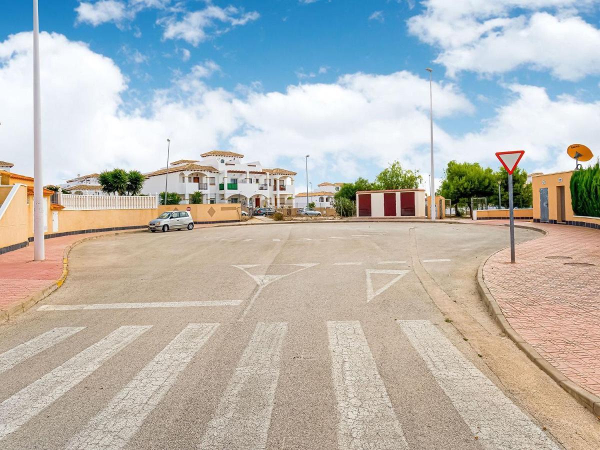 Belvilla By Oyo Lovely Bungalow With Swimming Pool Orihuela Quarto foto